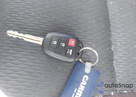 2018 Toyota Corolla Le z USA, uszkodzony, nr VIN 2T1BURHE9JC077152